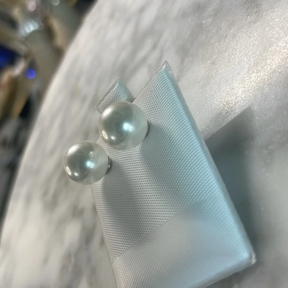 925 Sterling Large Pearl Studs - Picture 3 of 4
